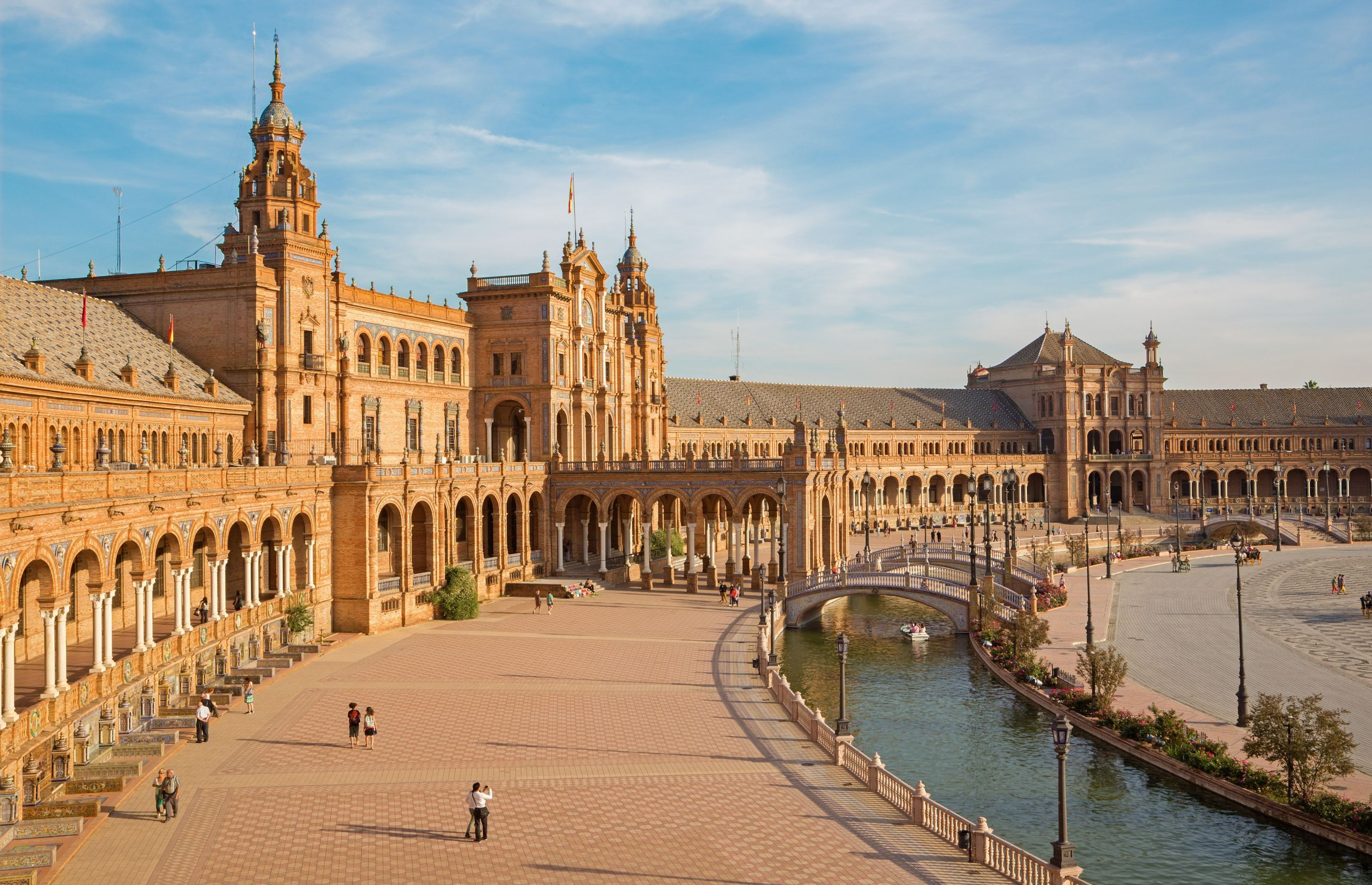 西班牙旅遊全攻略：自由行還是跟團？