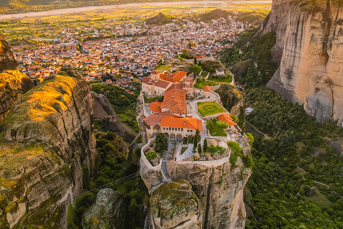 卡蘭巴卡空拍風景天空之城Meteora