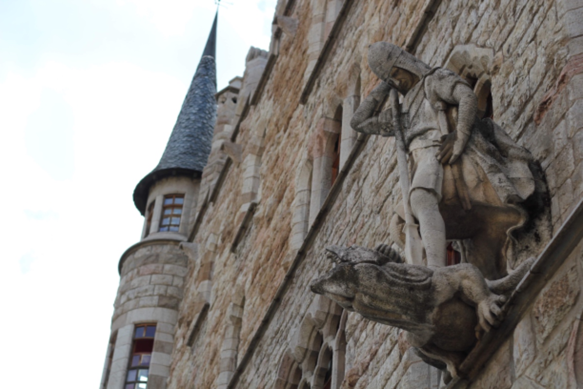 高第宮casabotines