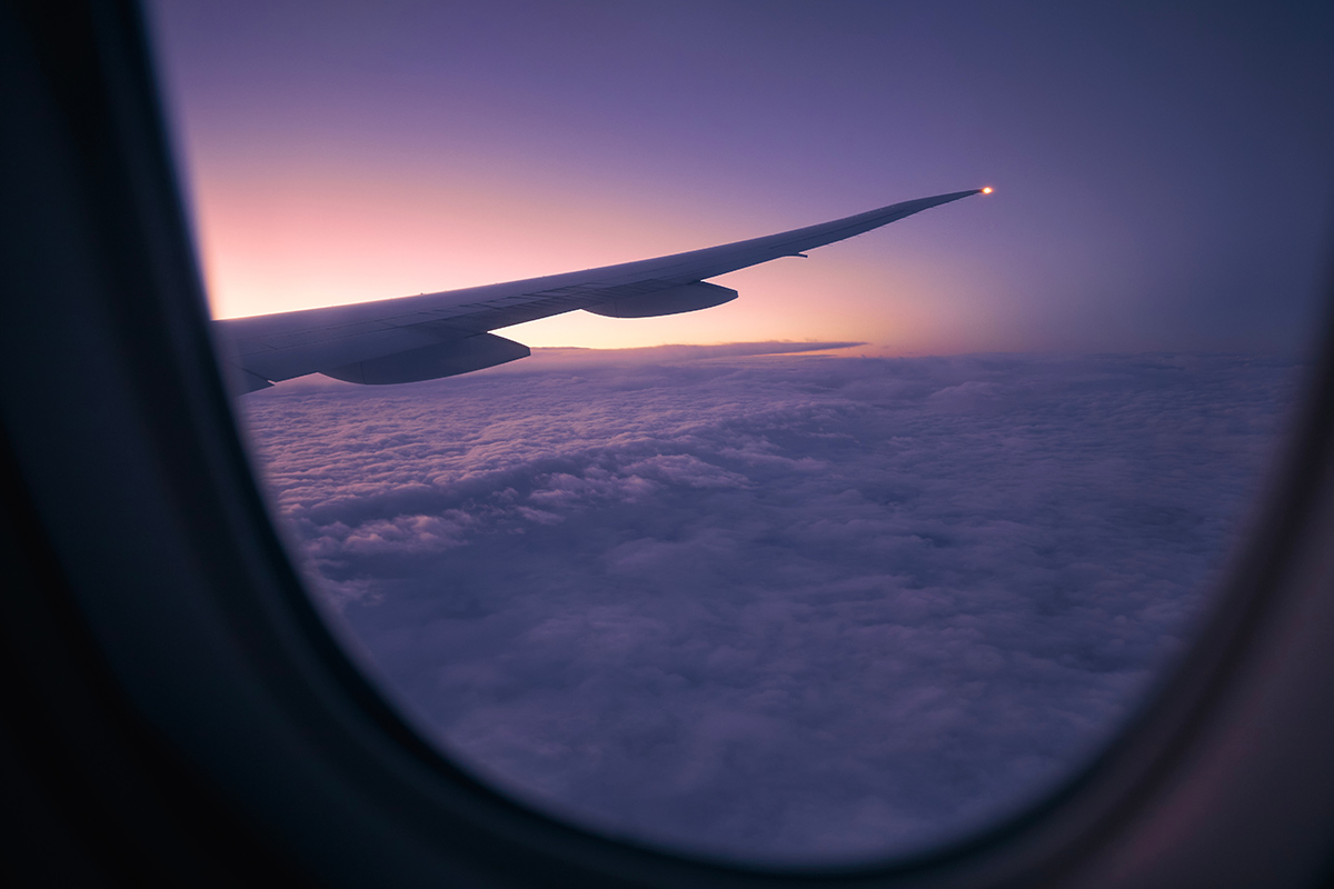 班機經杜拜轉機