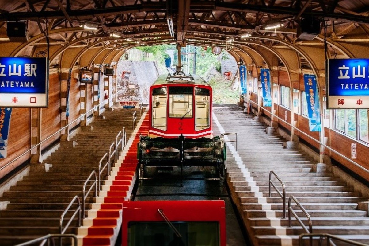 美女平登山纜車