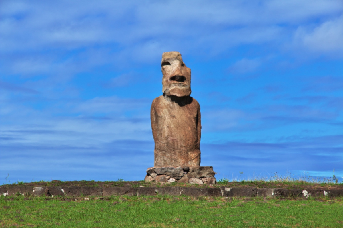 烏倫加摩艾Ahu Huri a Urenga
